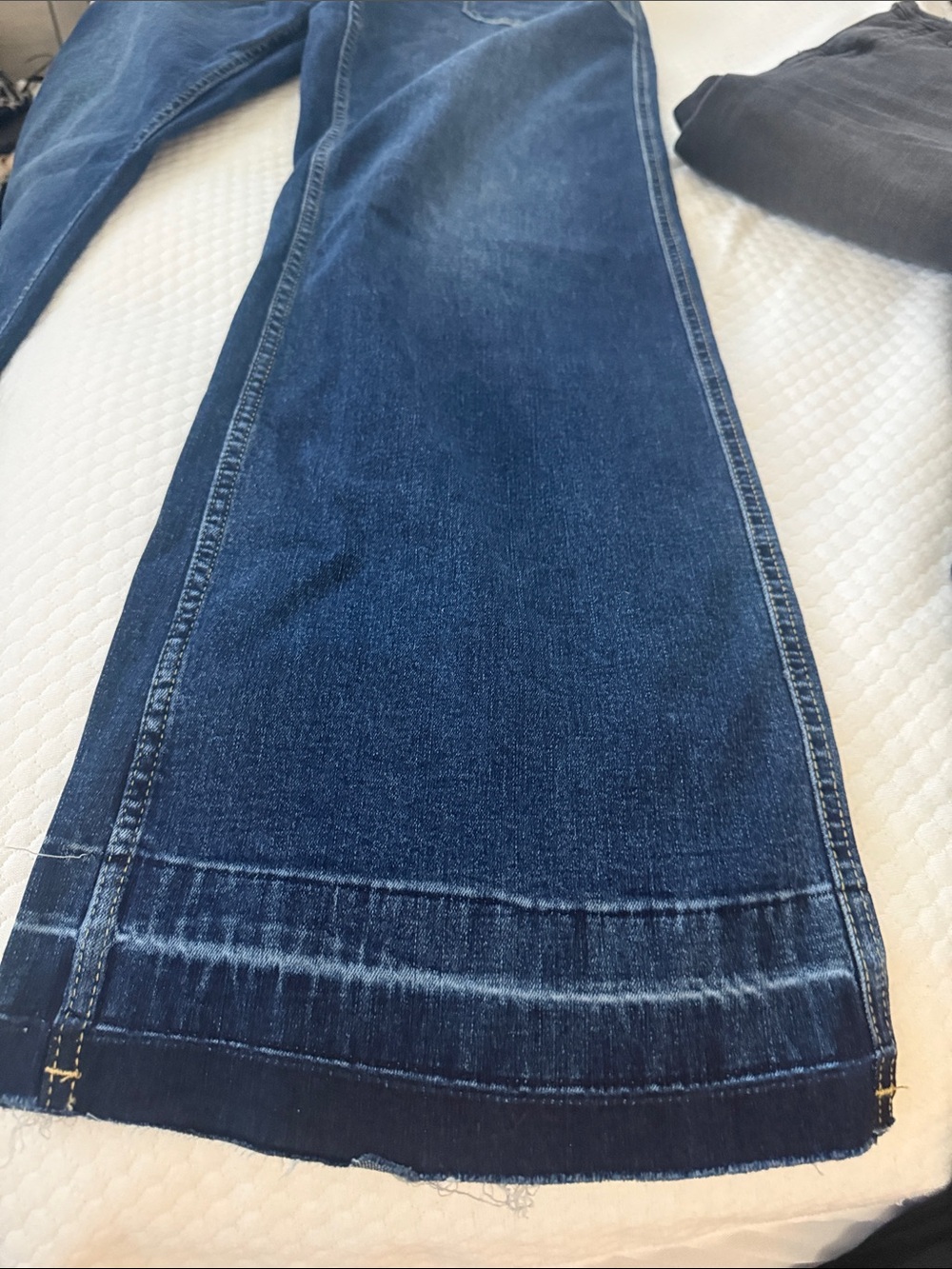 High-Rise Dark Blue Wide-Leg Women's Jeans - Picture 8 of 9